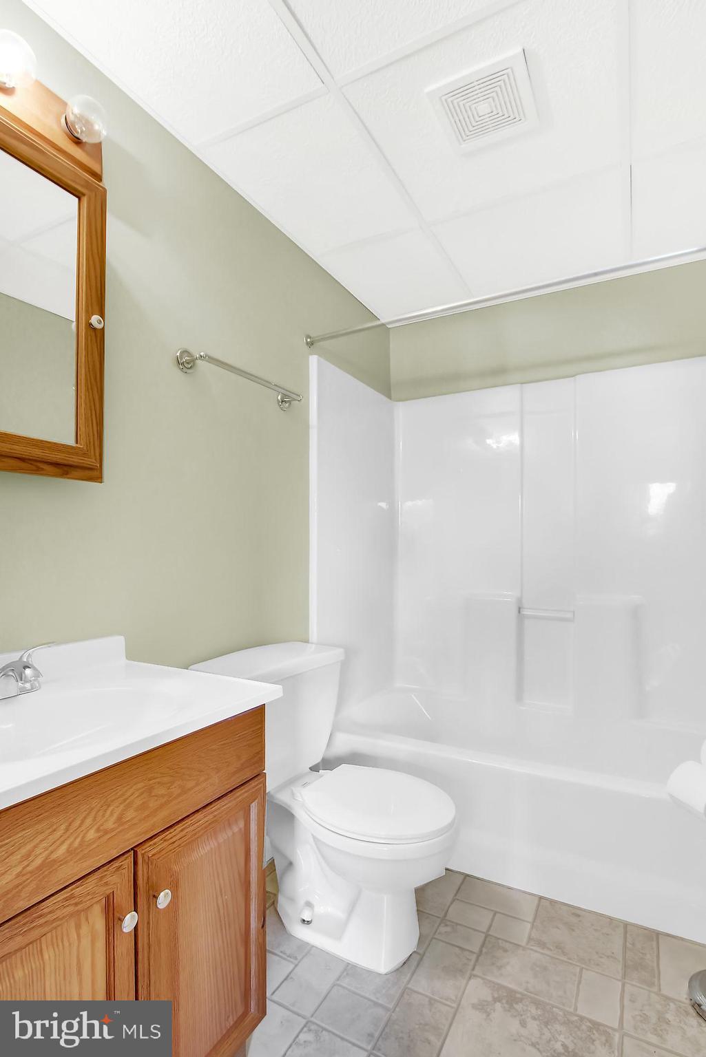 217 Edinburgh Road York, PA 17406 - Photo 20 of 32 Gallery Image 20