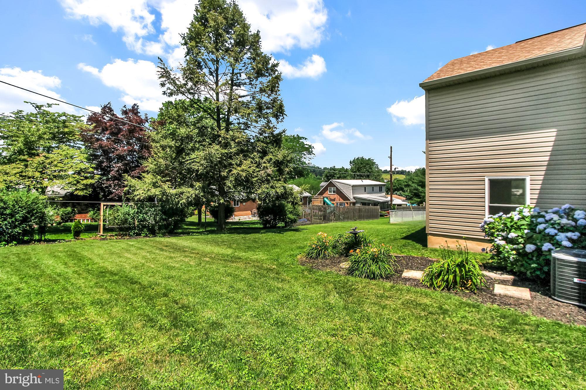 217 Edinburgh Road York, PA 17406 - Photo 28 of 32 Gallery Image 28