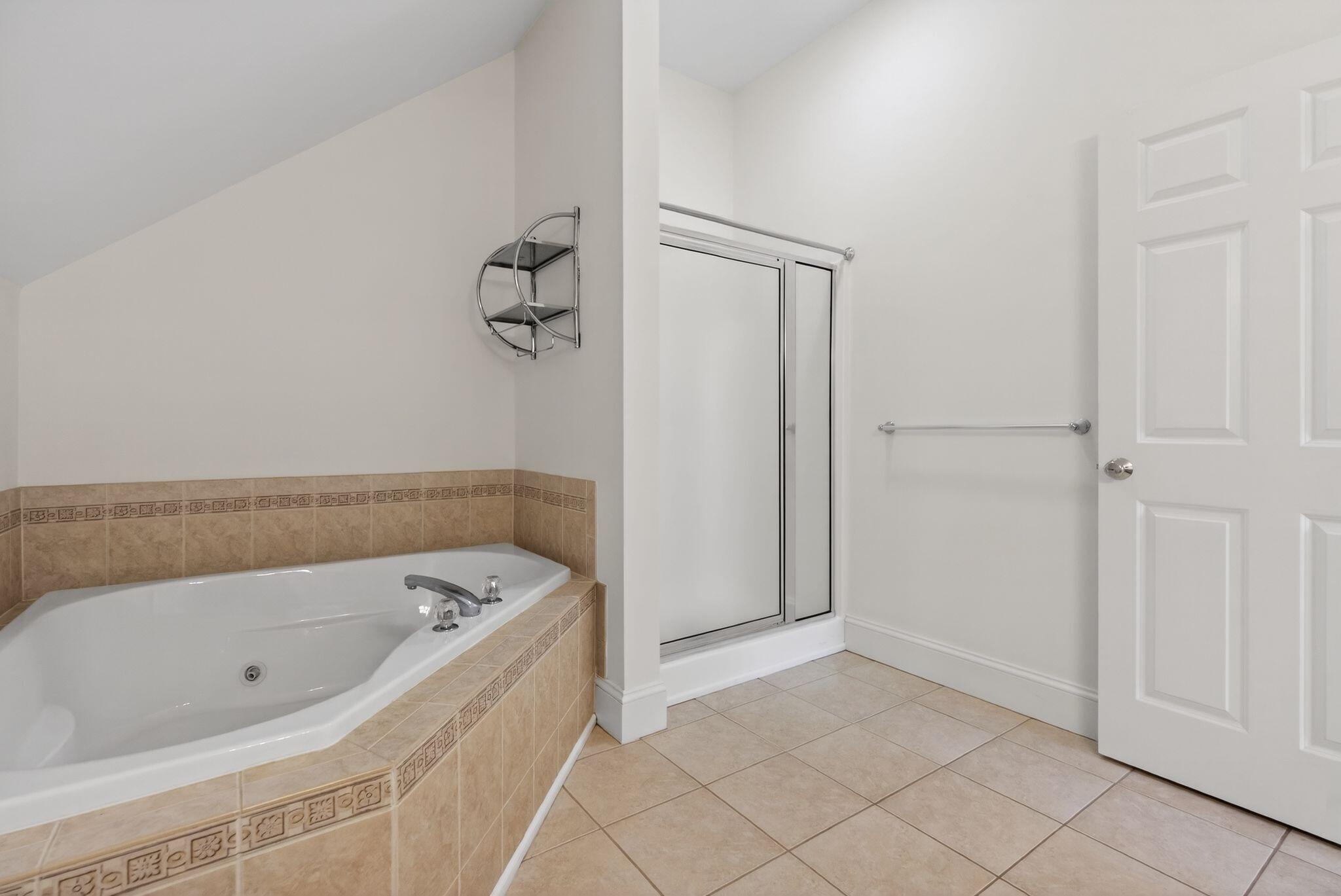 60 Ridge Road, Unit 8 Portland, ME 04103 - Photo 22 of 31 Primary Suite