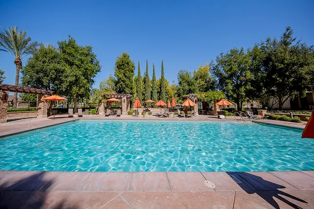 $369,999 | 1587 Etchings Way, Clovis, CA 93619