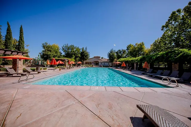 $369,999 | 1587 Etchings Way, Clovis, CA 93619