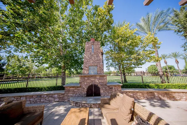 $369,999 | 1587 Etchings Way, Clovis, CA 93619