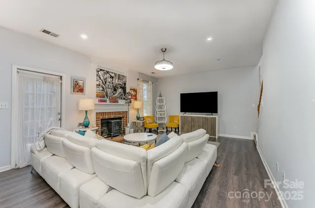 $425,000 | 11424 Glenstone Court, Charlotte, NC 28269