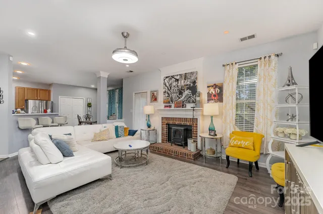 $425,000 | 11424 Glenstone Court, Charlotte, NC 28269