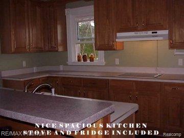 663 South Kern Road Fowlerville, MI 48836 - Photo 13 of 18 NICE SPACIOUS KITCHEN.jpg