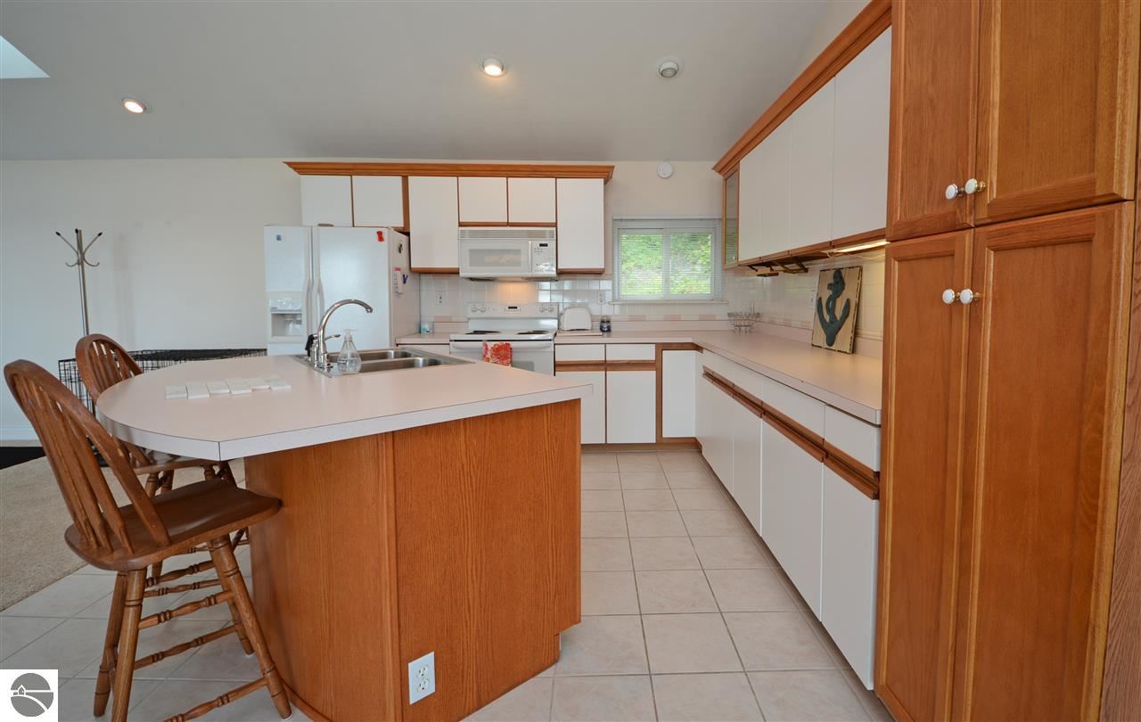 488 Bass Lake Road Traverse City, MI 49685 - Photo 20 of 28 1787355-19.JPG