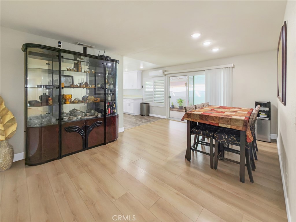 10262 Mandalay Court Riverside, CA 92503 - Photo 11 of 29