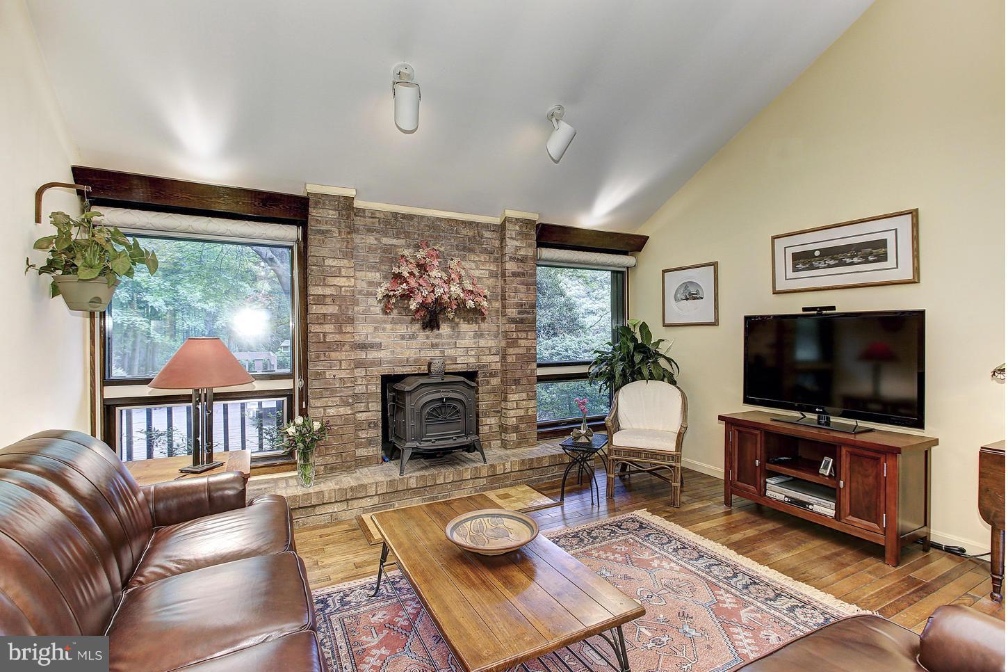2924 Florence Road Woodbine, MD 21797 - Photo 6 of 30 Living Room