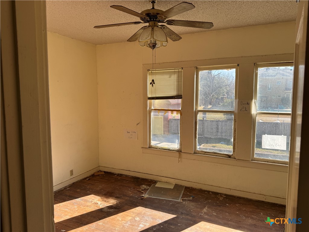 803 North 13th Street Temple, TX 76501 - Photo 12 of 20 a view of an empty room with a window