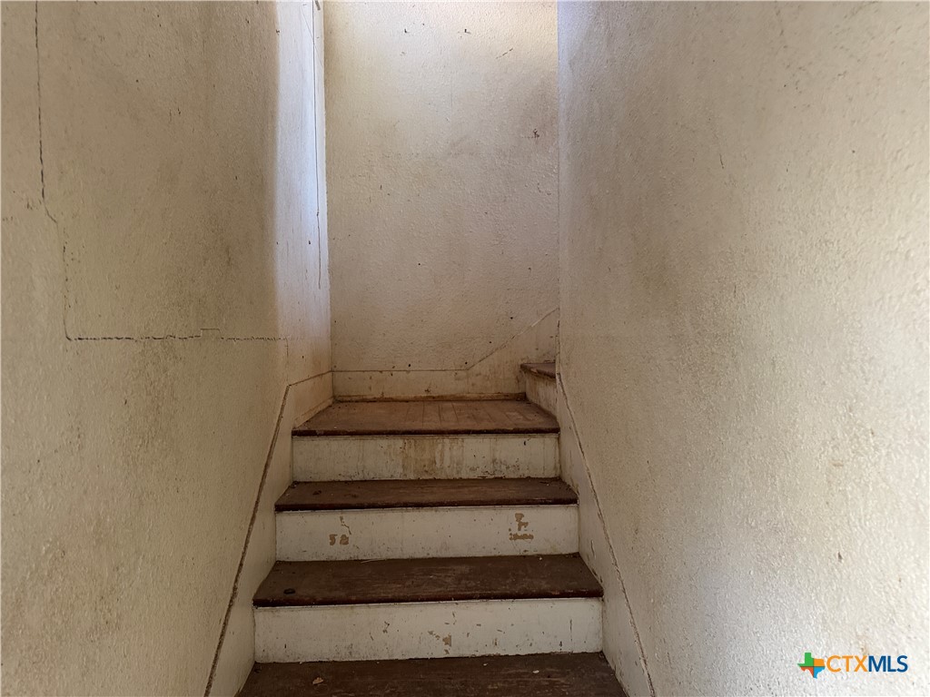 803 North 13th Street Temple, TX 76501 - Photo 16 of 20 a view of entryway