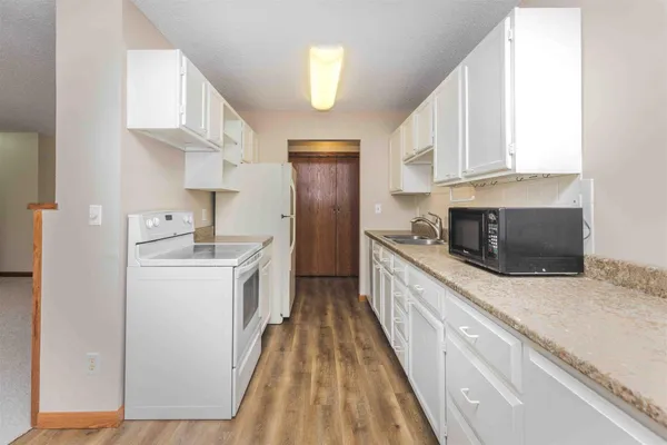 $144,900 | 2401 Demores Drive South, Unit 12, Fargo, ND 58103