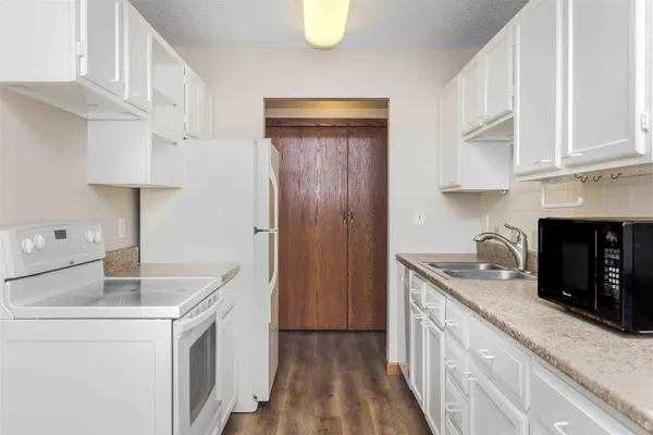$144,900 | 2401 Demores Drive South, Unit 12, Fargo, ND 58103
