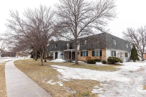 $144,900 | 2401 Demores Drive South, Unit 12, Fargo, ND 58103