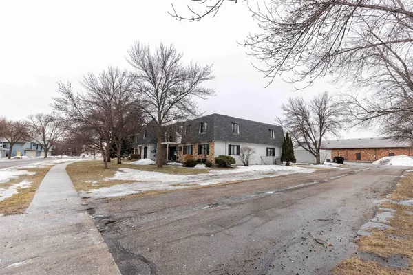 $144,900 | 2401 Demores Drive South, Unit 12, Fargo, ND 58103