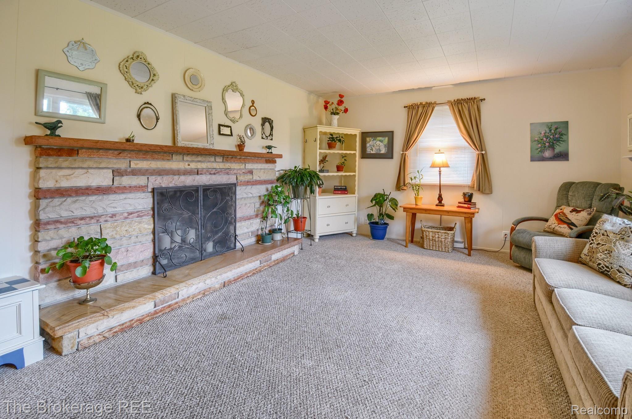 2304 East Cook Road Grand Blanc, MI 48439 - Photo 15 of 32 SD3_4726-HDR(5).jpg
