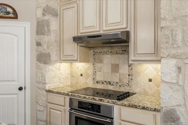 $699,000 | 29026 Tivoli Way, Fair Oaks Ranch, TX 78015