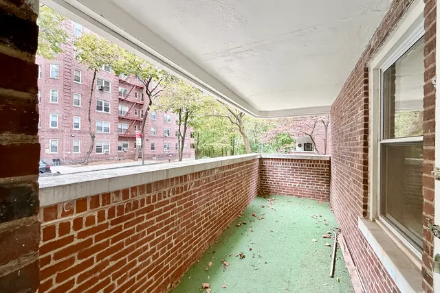 $325,000 | 915 East 17th Street, Unit 116 | Midwood