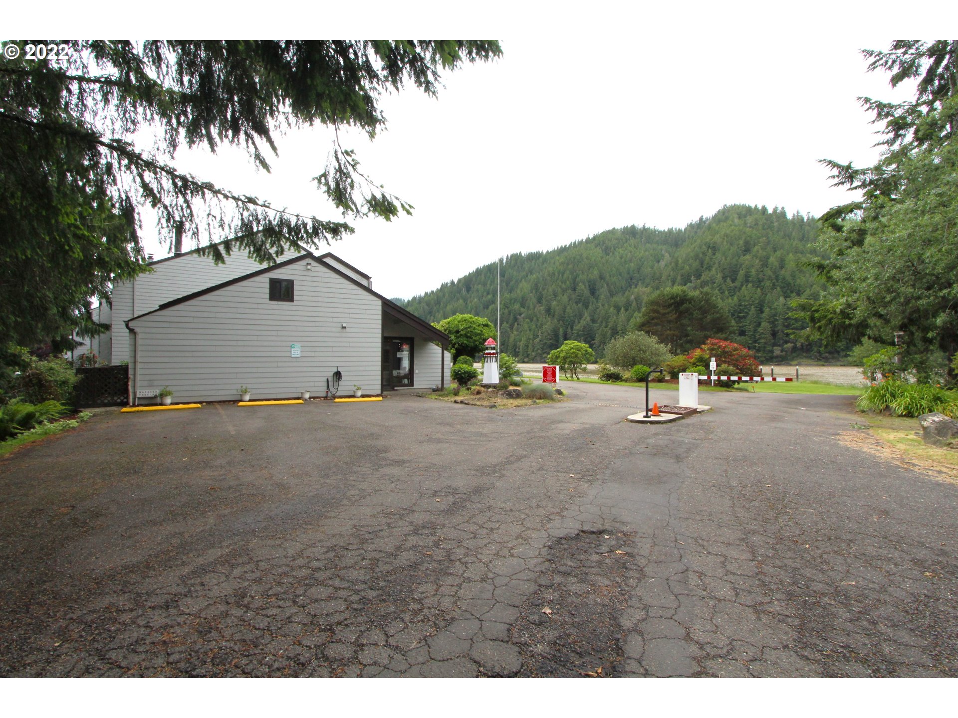 43605 Highway 38, Unit 12 Reedsport, OR 97467 - Photo 6 of 24 Property Entrance
