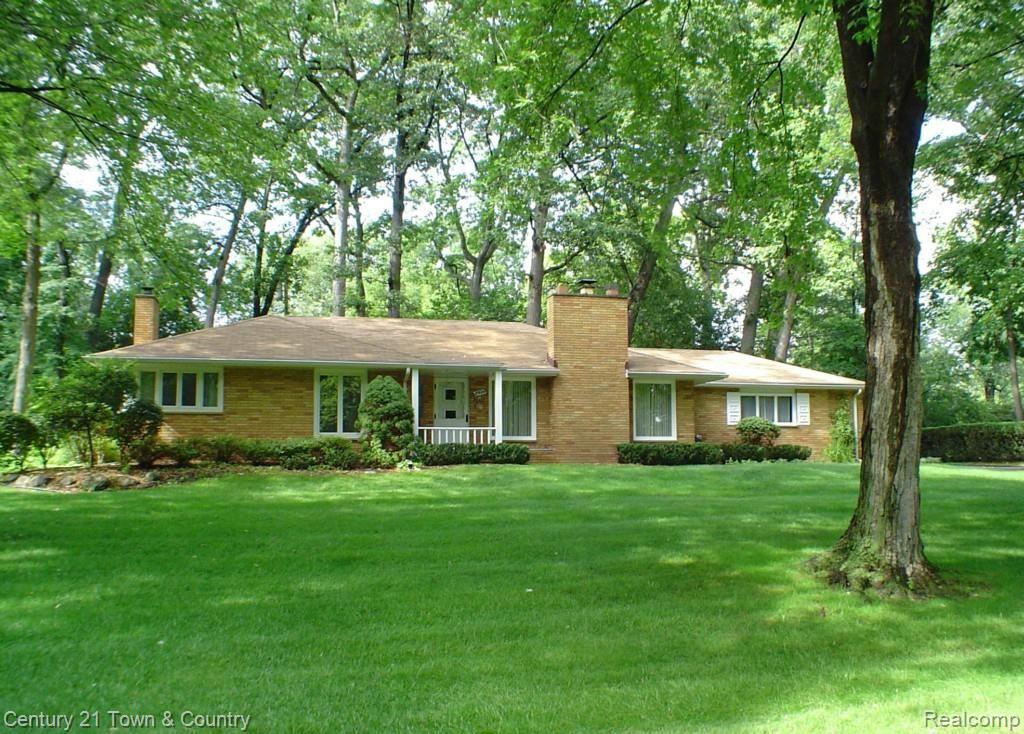2926 Hillendale Drive Rochester, MI 48309 - Photo 1 of 31 Front 1.jpg