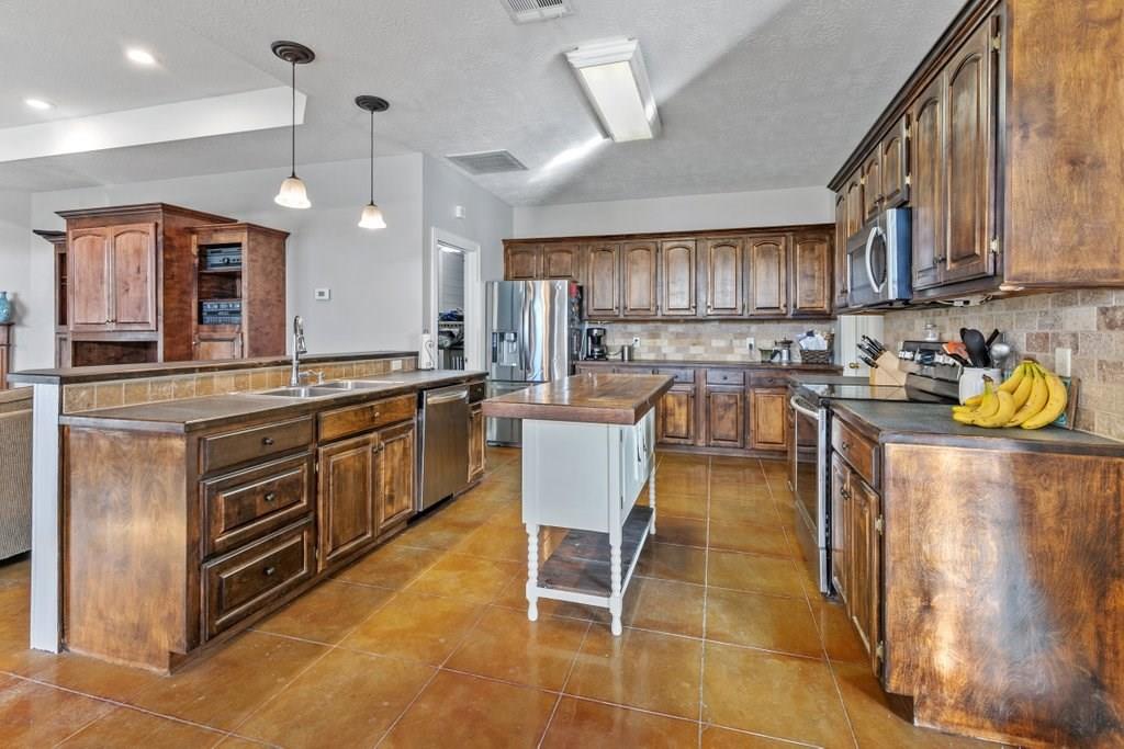 1639 Topsy Road Lake Charles, LA 70611 - Photo 4 of 24 Gallery Image 4
