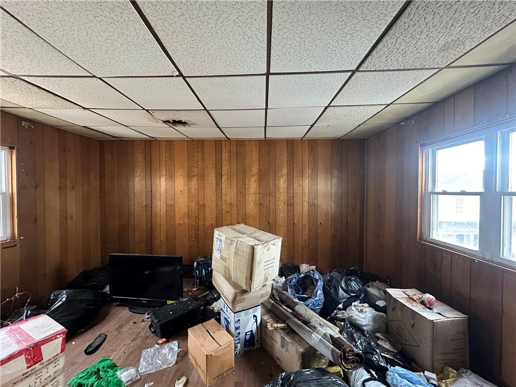 305 West 9th Avenue Tarentum, PA 15084 - Photo 16 of 22 a room with furniture and windows