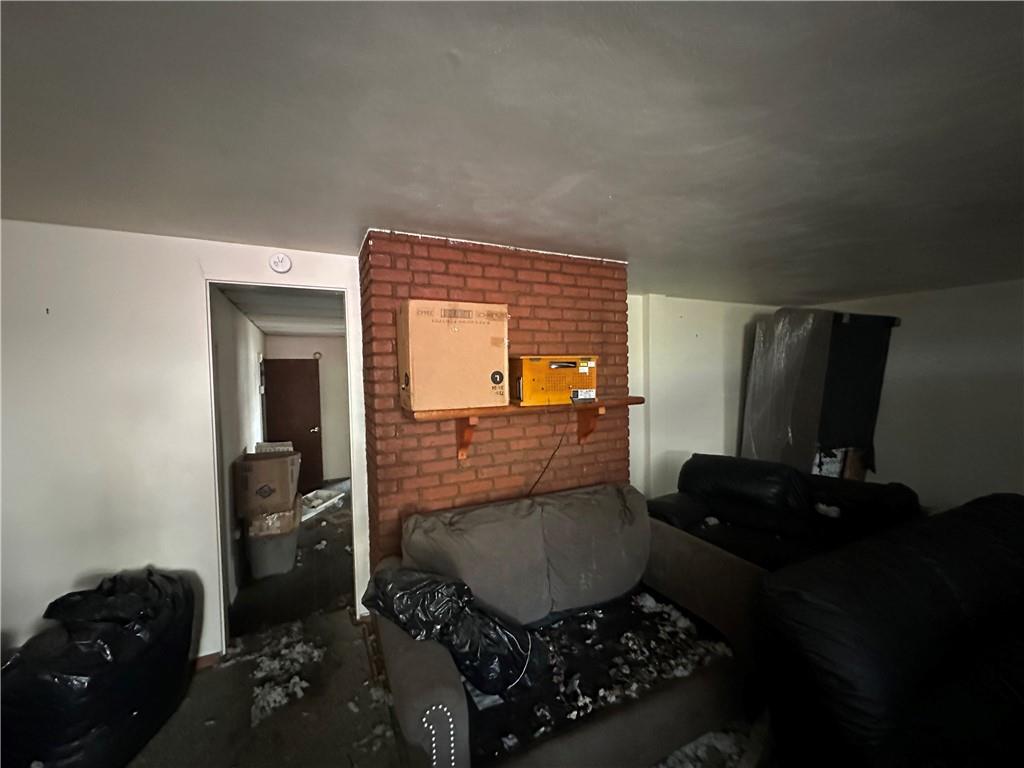 305 West 9th Avenue Tarentum, PA 15084 - Photo 7 of 22 view of living room