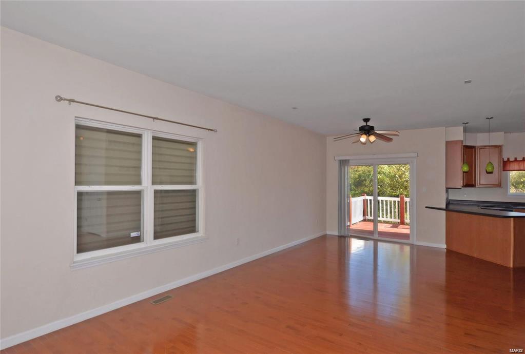 241 Montclair Tower Drive St. Charles, MO 63303 - Photo 5 of 19