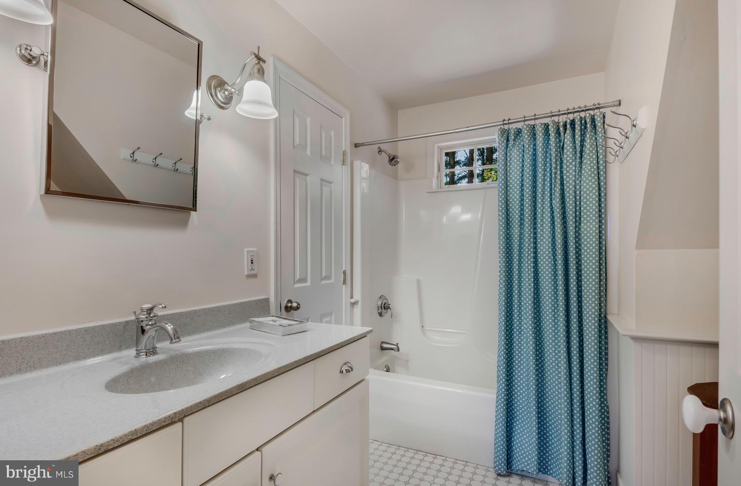 6338 Middle Point Road Neavitt, MD 21652 - Photo 22 of 30 Bath