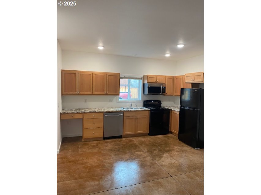 443 South 43rd Street Springfield, OR 97478 - Photo 10 of 27