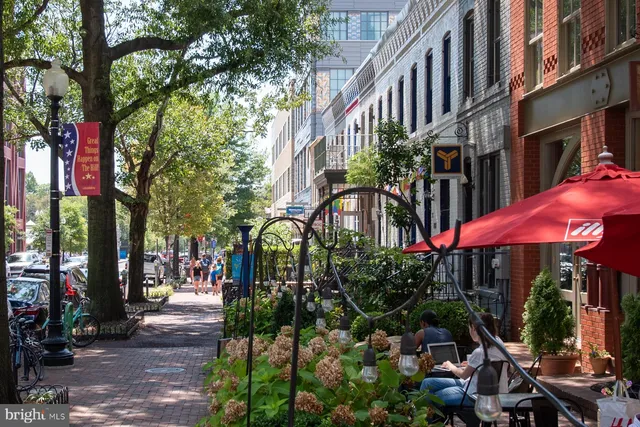 $1,595,000 | 649 South Carolina Avenue Southeast, Washington, DC 20003