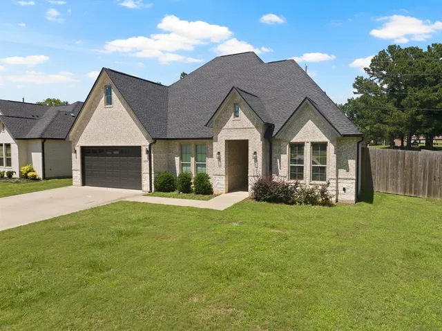 $429,000 | 255 Kathryn's Court, Mount Pleasant, TX 75455