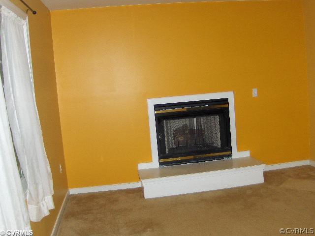 2945 Dorrell Road Aylett, VA 23009 - Photo 4 of 5 Living Room - To be painted a neutral color