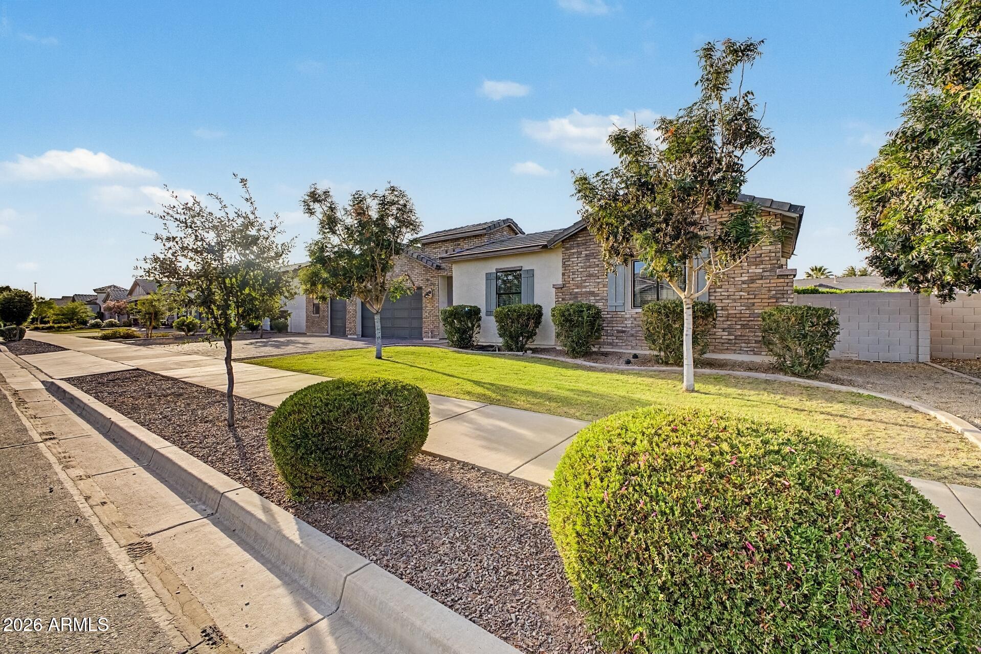 21530 East Russet Road Queen Creek, AZ 85142 - Photo 12 of 76