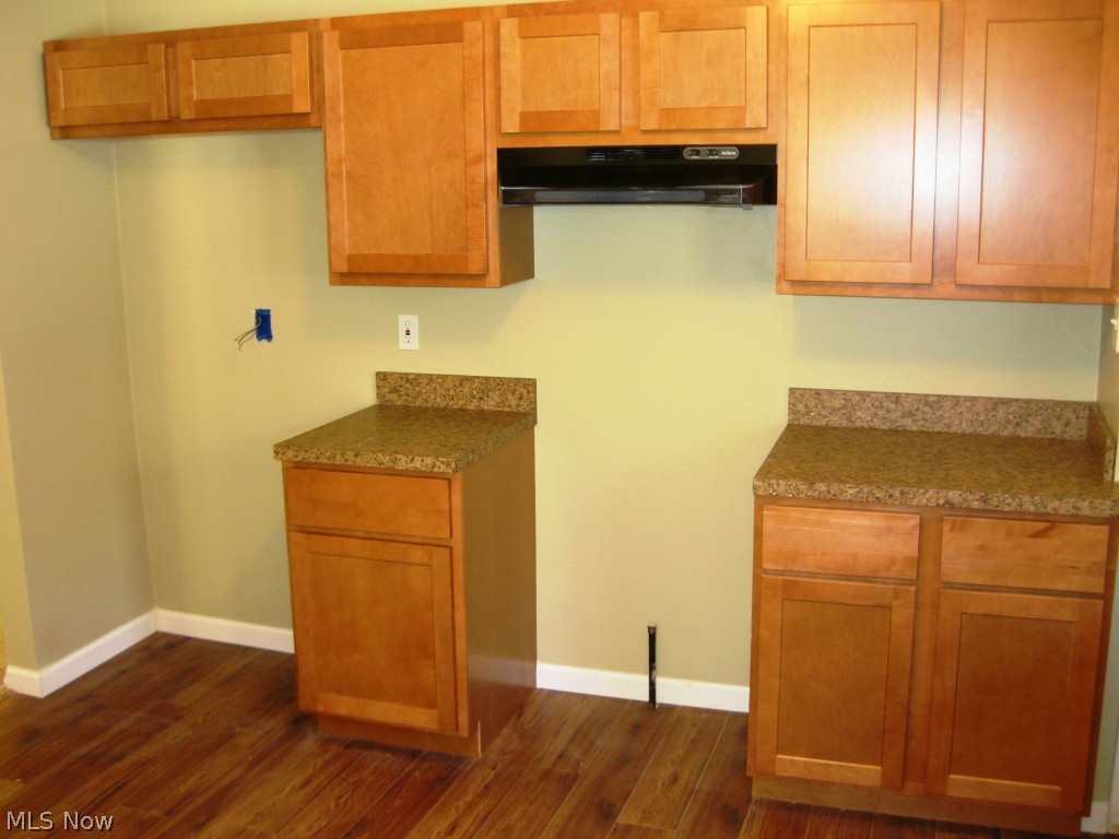 13618 Carpenter Road Garfield Heights, OH 44125 - Photo 2 of 24