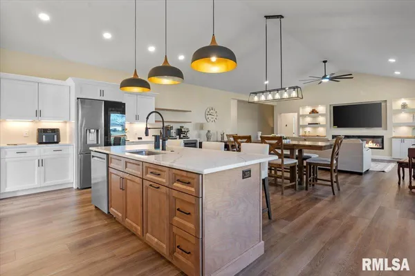 $679,000 | 55 Firefly Court, Chatham, IL 62629