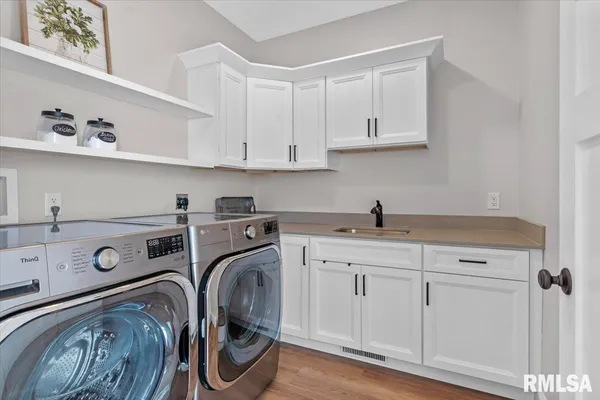 $679,000 | 55 Firefly Court, Chatham, IL 62629