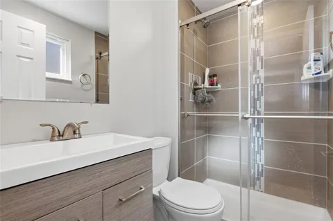 $375,000 | 3106 Greenfield Road, Glenshaw, PA 15116