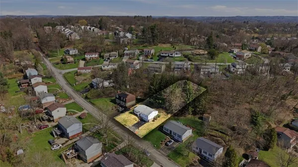 $375,000 | 3106 Greenfield Road, Glenshaw, PA 15116