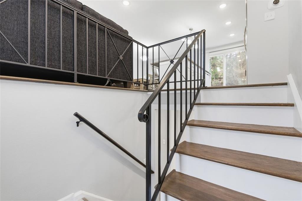 3106 Greenfield Road Glenshaw, PA 15116 - Photo 5 of 47 a view of entryway