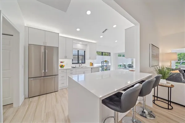 $599,900 | 1684 Pintail Way, Sarasota, FL 34231