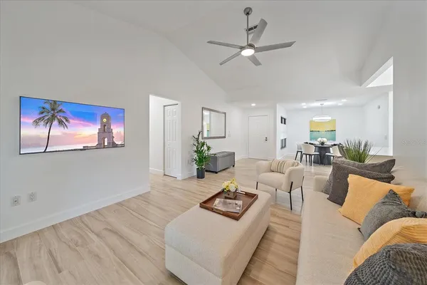 $599,900 | 1684 Pintail Way, Sarasota, FL 34231