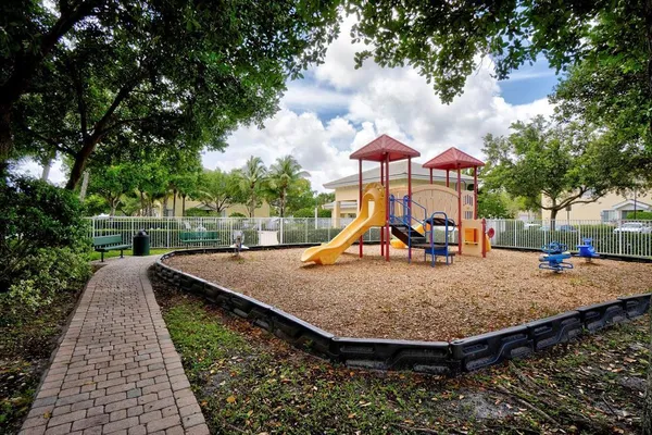 $3,600 | 7644 Foxcroft Lane, Unit 7644, Davie, FL 33328