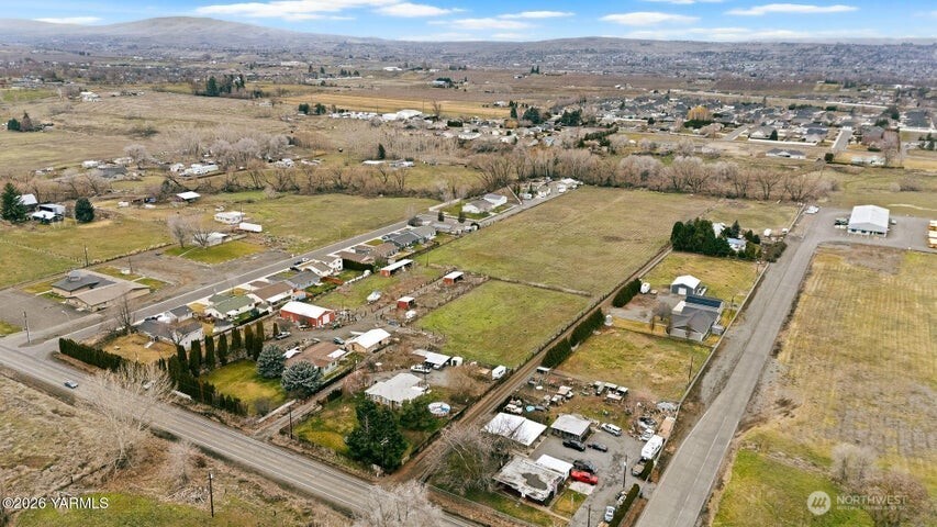 7703 Ahtanum Road Yakima, WA 98903 - Photo 8 of 14
