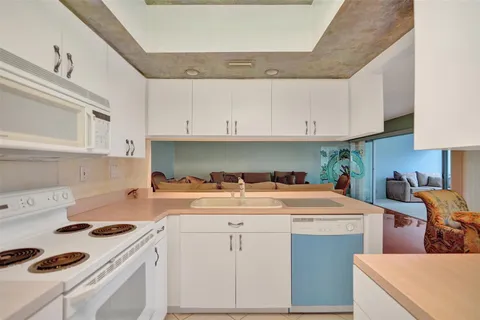 $250,000 | 3000 Northeast 48th Street, Unit 206, Fort Lauderdale, FL 33308