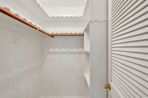 $250,000 | 3000 Northeast 48th Street, Unit 206, Fort Lauderdale, FL 33308