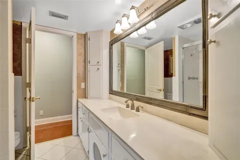 $250,000 | 3000 Northeast 48th Street, Unit 206, Fort Lauderdale, FL 33308