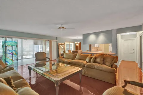 $250,000 | 3000 Northeast 48th Street, Unit 206, Fort Lauderdale, FL 33308