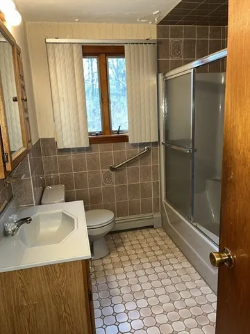 $749,000 | 11 Town Line Road, Burlington, MA 01803