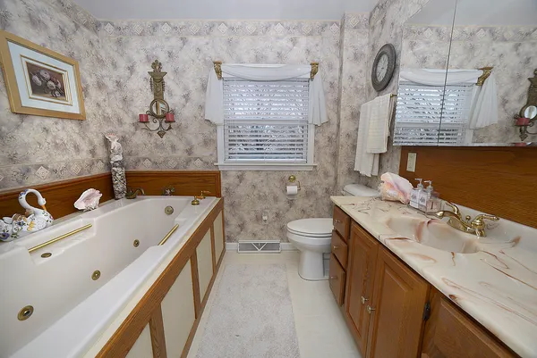 $230,000 | 804 5th Avenue, Mendota, IL 61342