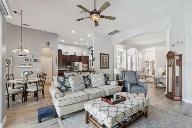 $675,000 | 529 Johns Landing Way, Oakland, FL 34787